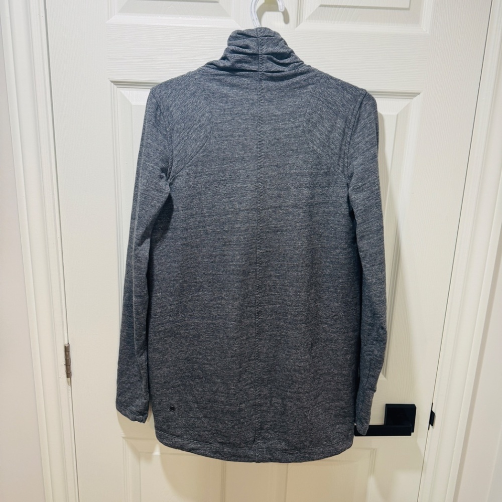 Lululemon - That's a Wrap, Heathered Snow Slub Coal Colour, Size 6 - Picture 5 of 7